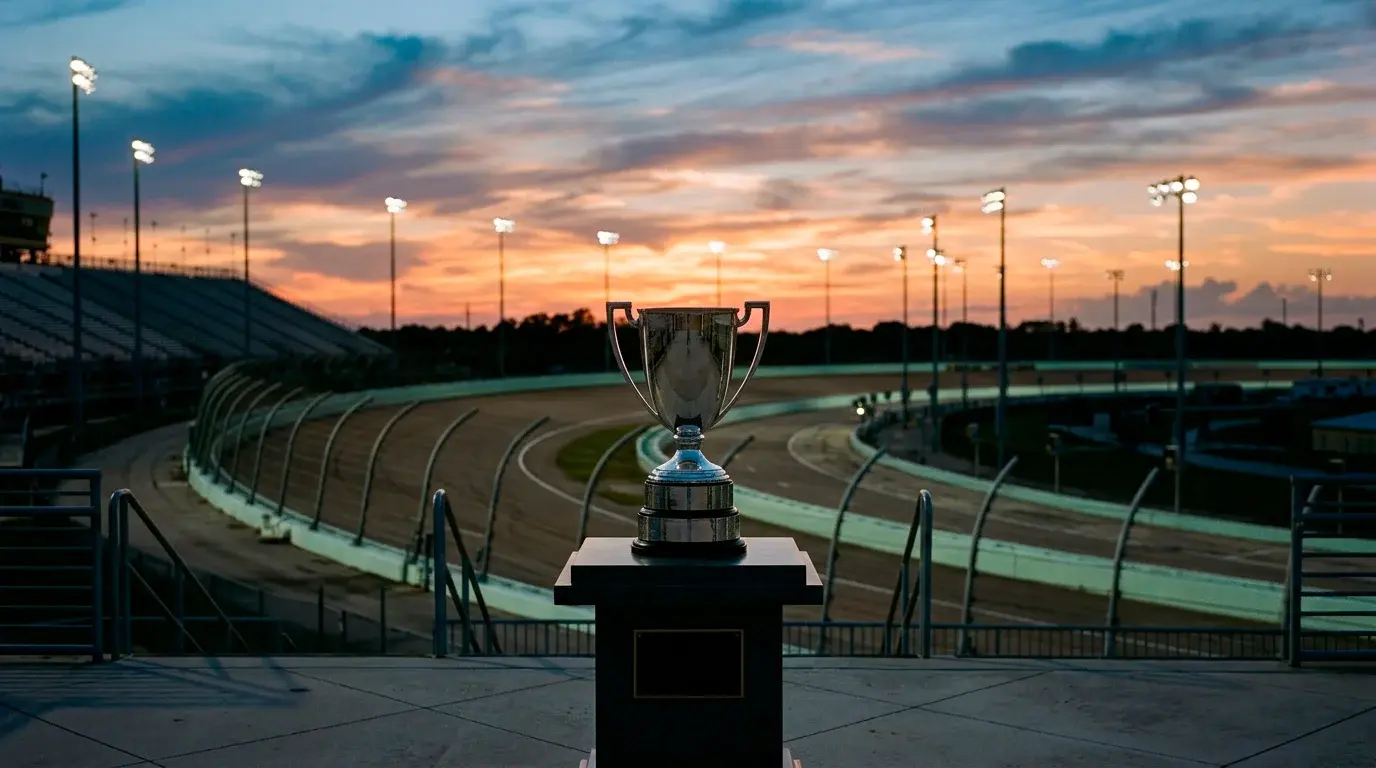 Trofeo del campeonato NASCAR Cup Series sobre fondo de pista, referencia del mercado de futures