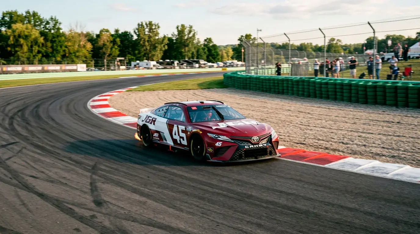 Tyler Reddick, piloto 23XI Racing, referencia para apuestas NASCAR en road courses